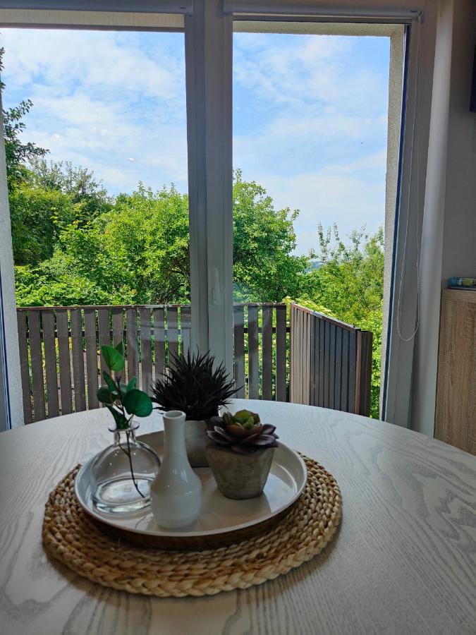 Green Hill Valley Apartments Каунас Екстериор снимка